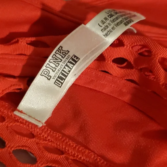 VS PINK Ultimate Sports Bra - Picture 5 of 6